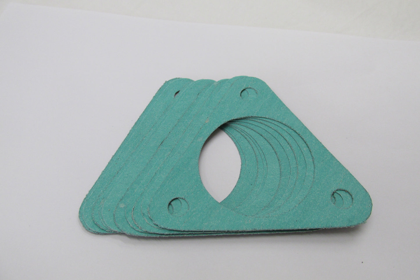 Joint triangulaire magneto
