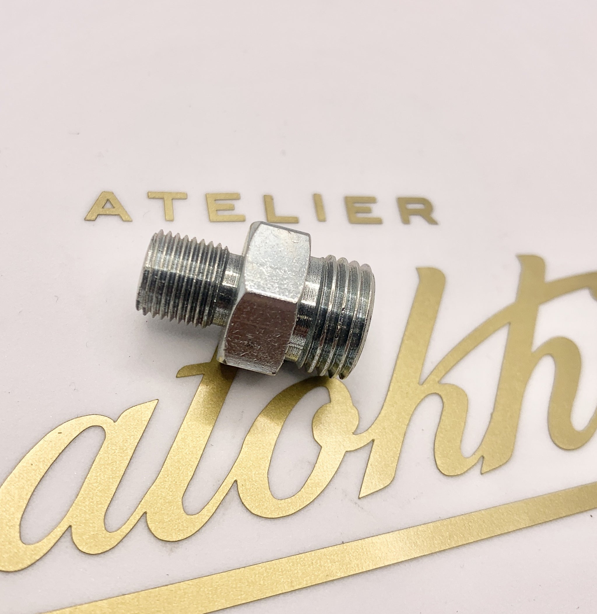 raccord d'huile carter de distribution Velocette