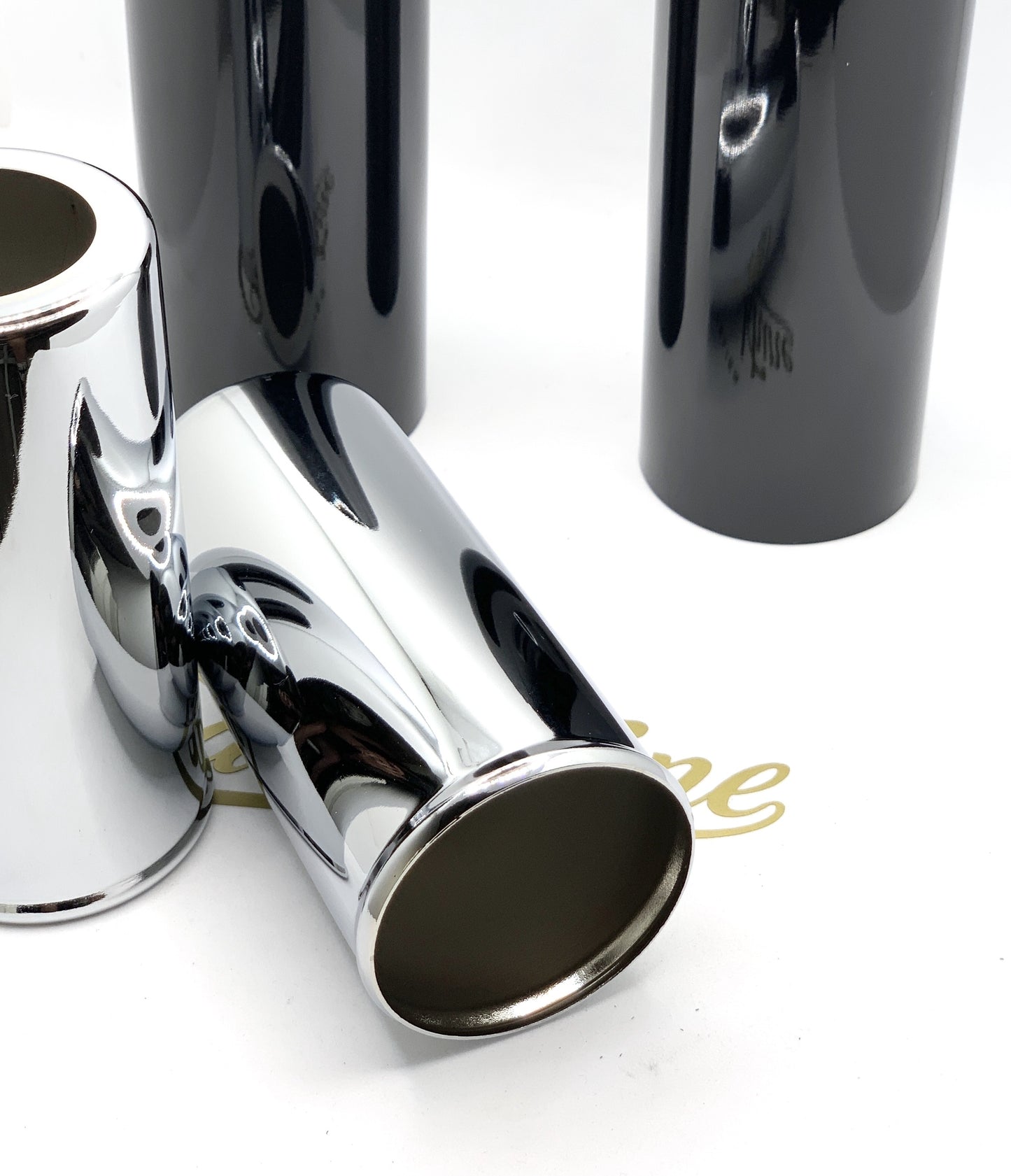 Paire de caches noir et chrome pour amortisseurs