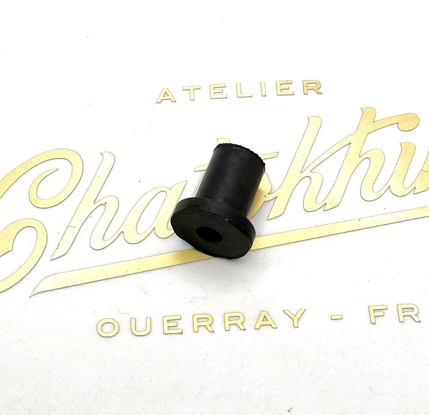 caoutchouc de fixation boite à outils et réservoir d'huile Triumph 500/650cc unit